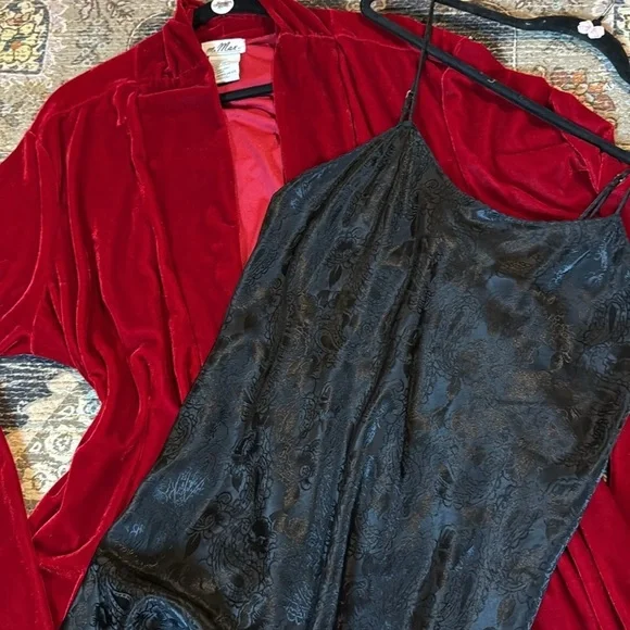 VELVET holiday ROBE, large - Picture 4 of 4